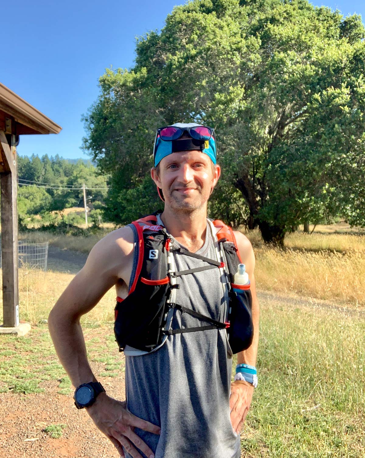 alastair using the Rokform Crystal Case magnetic feature to take a trail selfie trail and kale