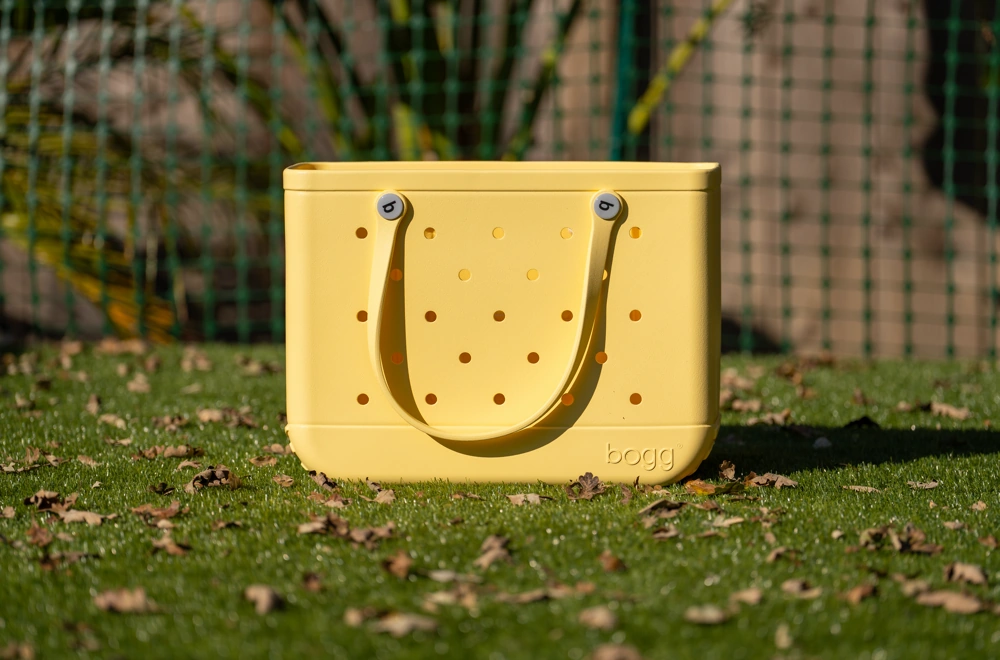 Handles pointed down