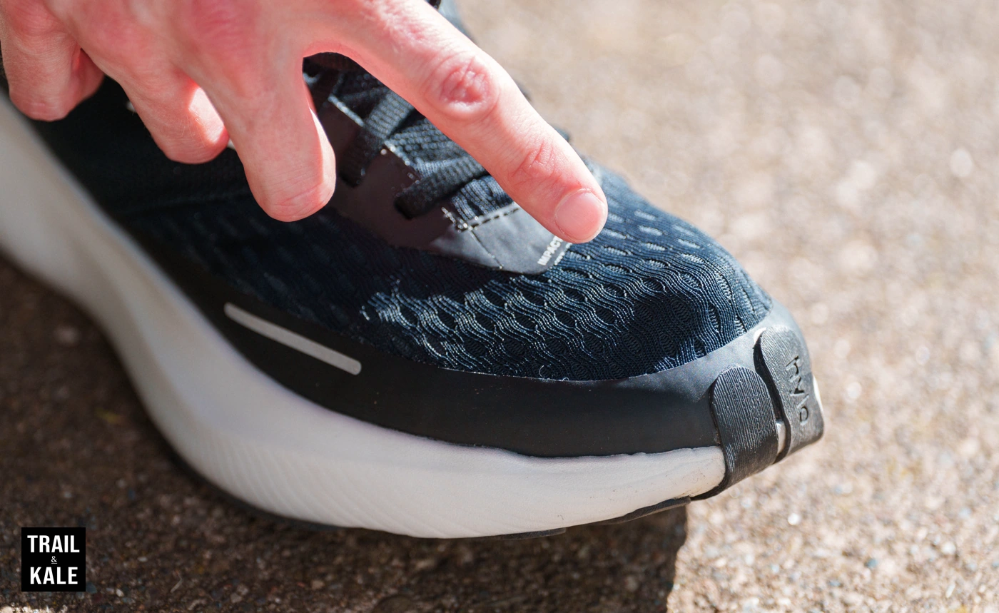 Here's you can see how nice and stretchy the upper material is when I wiggle my big toe upwards