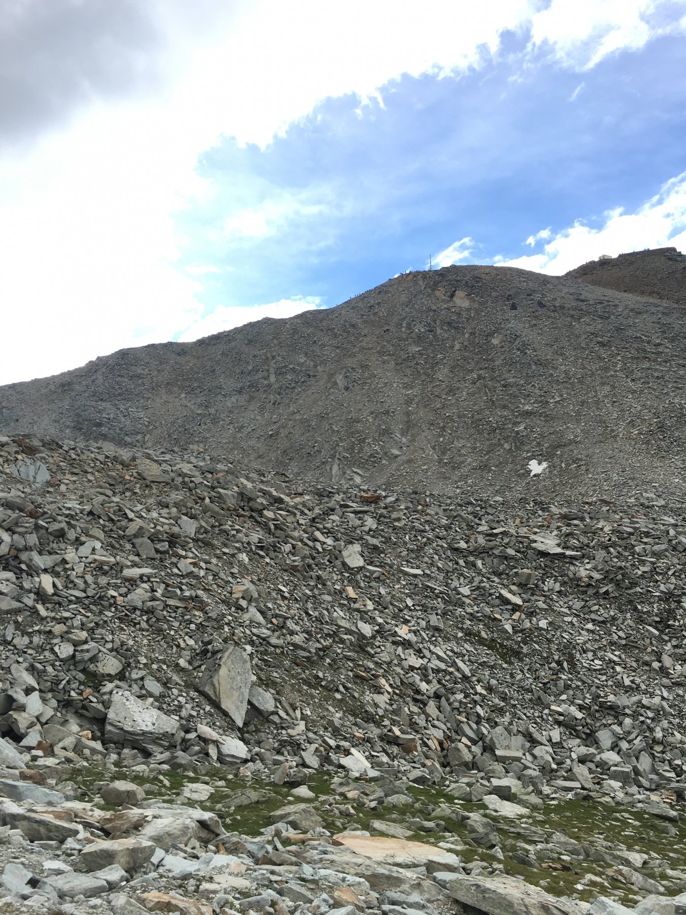 This is a shot looking up to the final ridge line at Gornergrat. If you look really carefully you can see silhouettes of runners at the top.