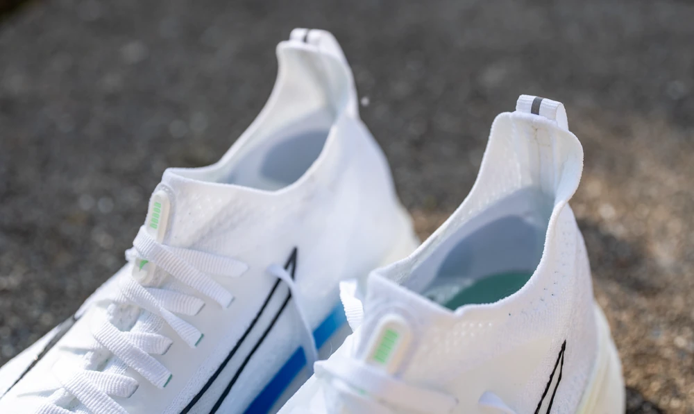 Mizuno Neo Zen upper