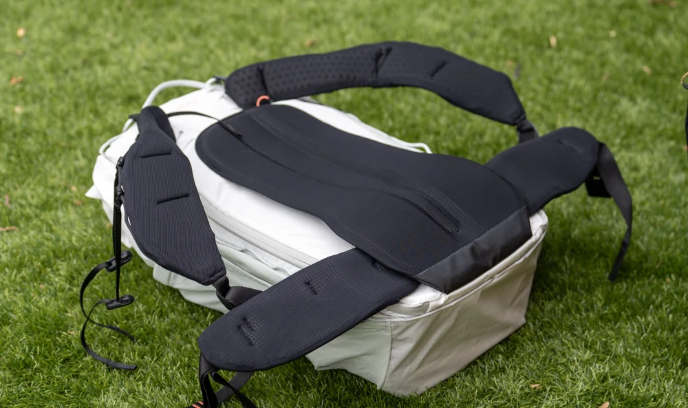 The back panel, with its padding and aeration