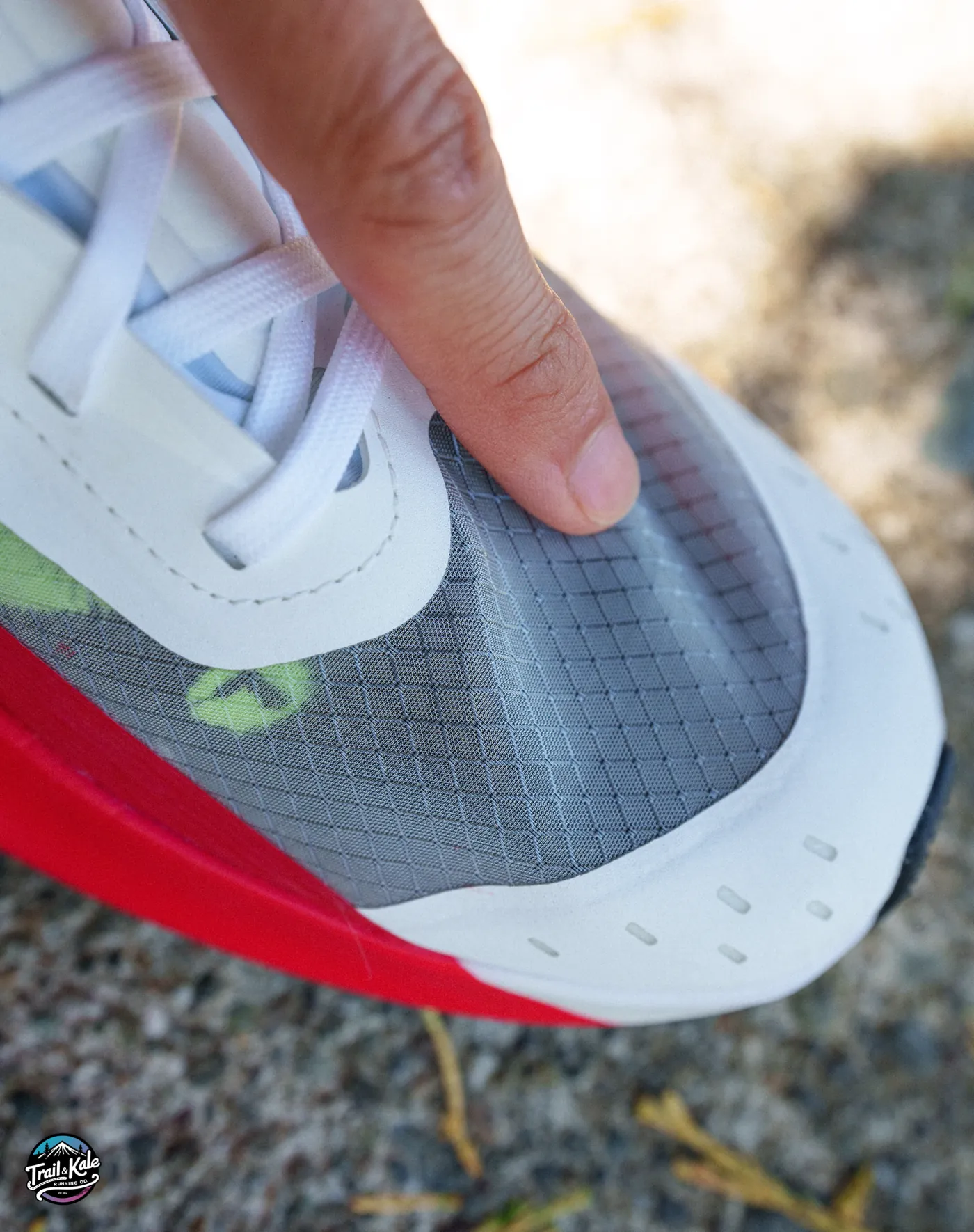 S/Lab Phantasm 2 features a breathable synthetic mesh upper