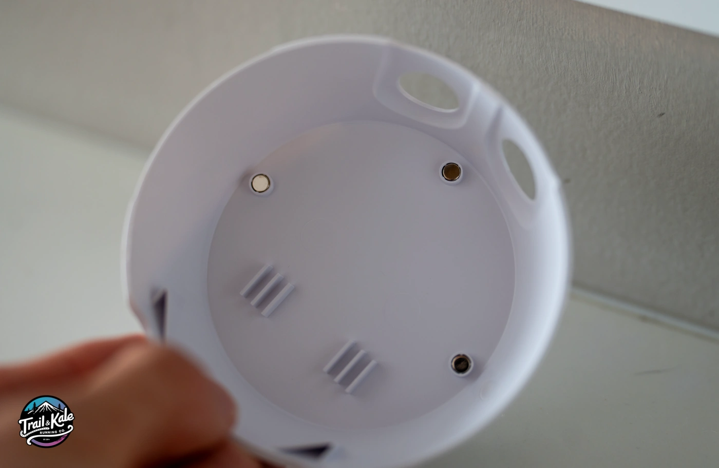 The cover pulls off and snaps on very easily thanks to Pura's use of little magnets