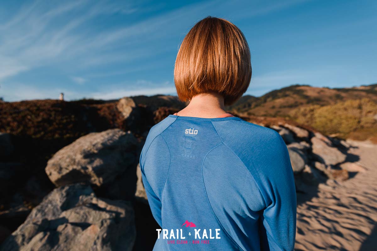 Stio Clothing - stio women's divide tech tee long sleeve - trail & kale wm-7