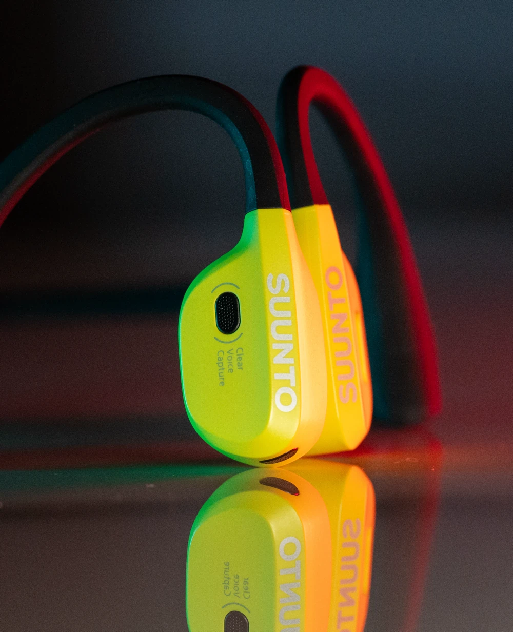 two built-in HD microphones