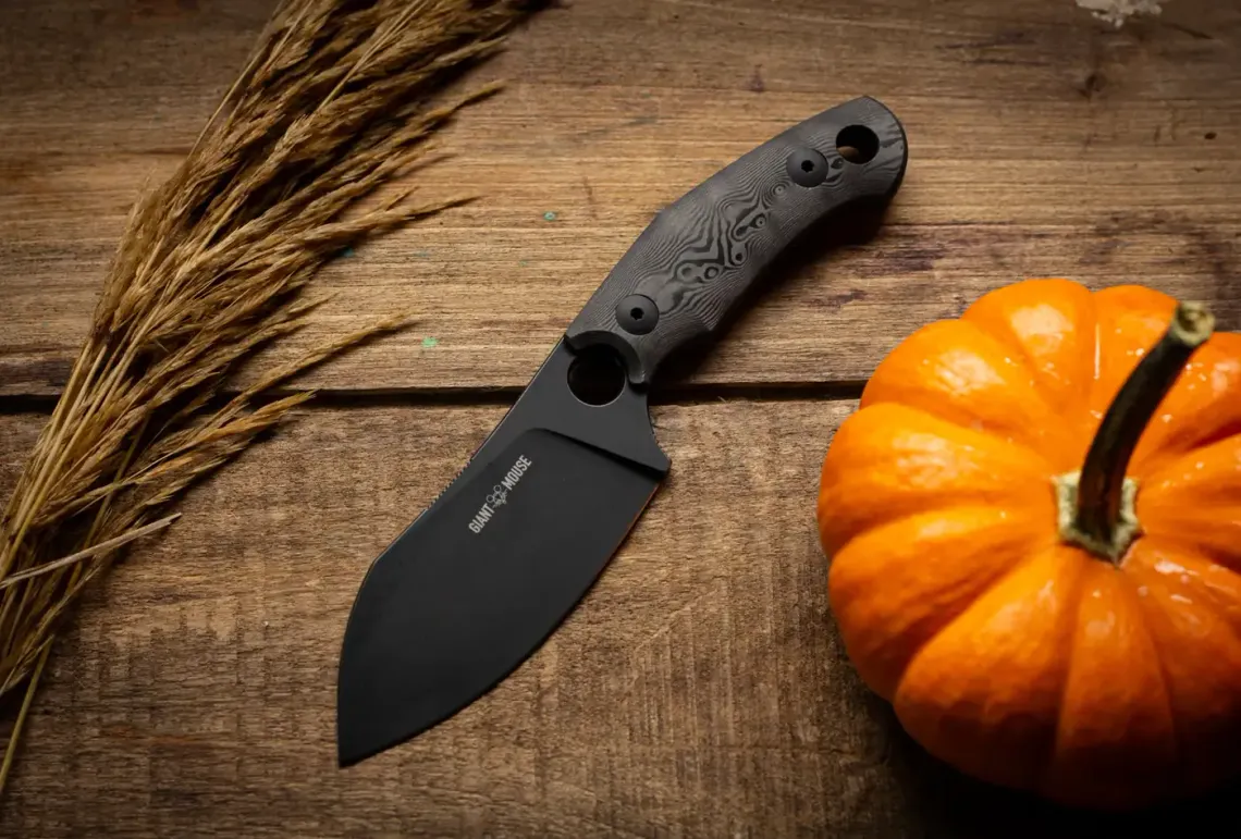 GiantMouse casually drops the GMF1-XL Black Dunes in a moody limited release