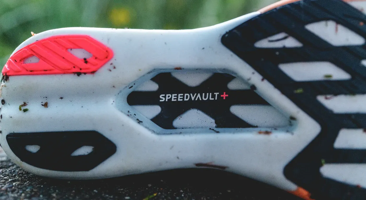 ARRIS Speedvault + Brooks Hyperion Elite 4 2