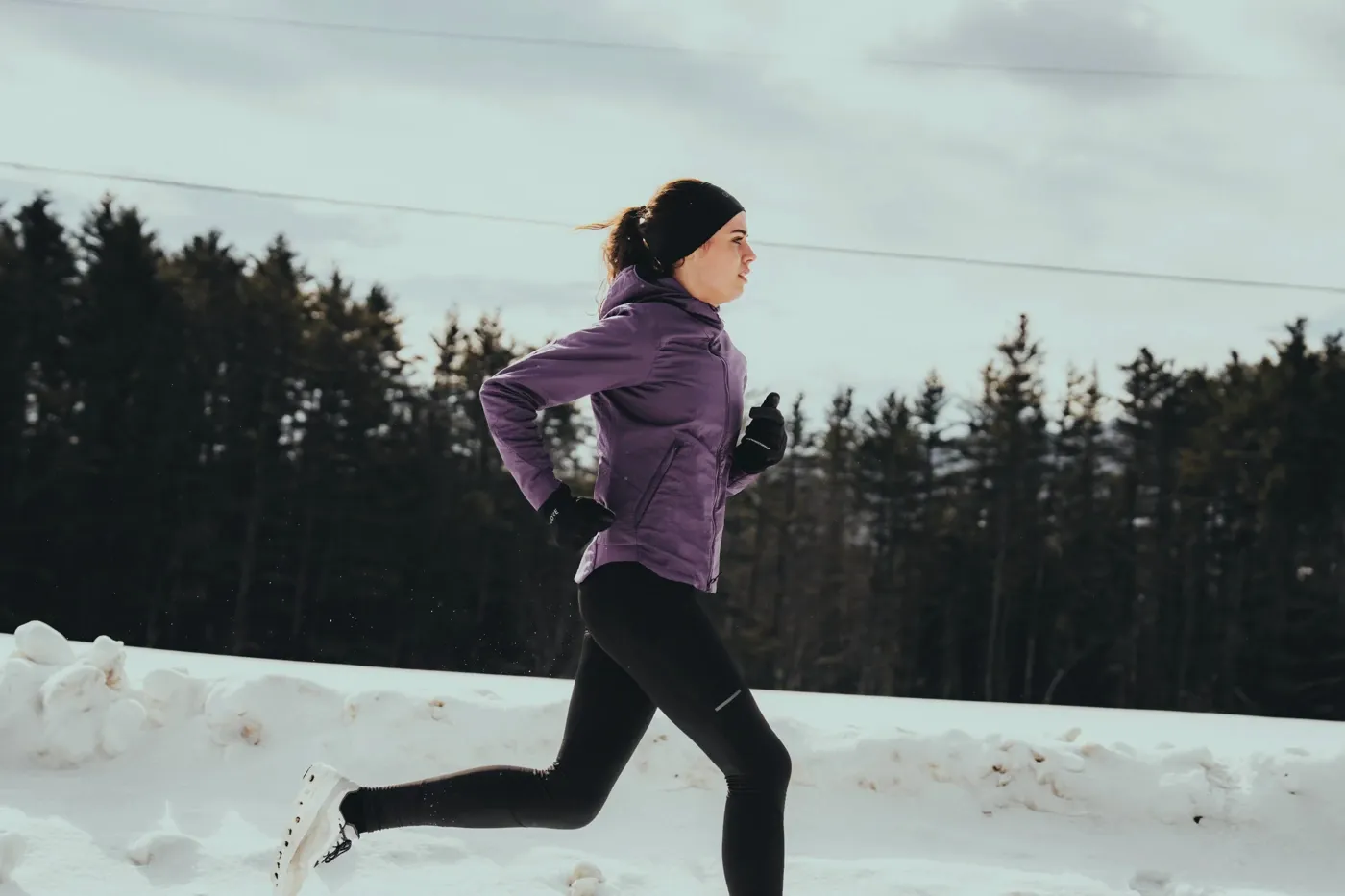 GOREWEAR's CONCURVE WINDSTOPPER Insulated Jacket adapts to cold weather training