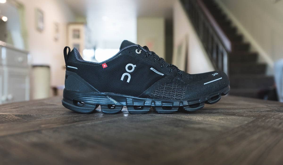 靴 On Cloudflyer Waterproof 22.5 Men's | On Cloudflyer Waterproof | Fleet Feet