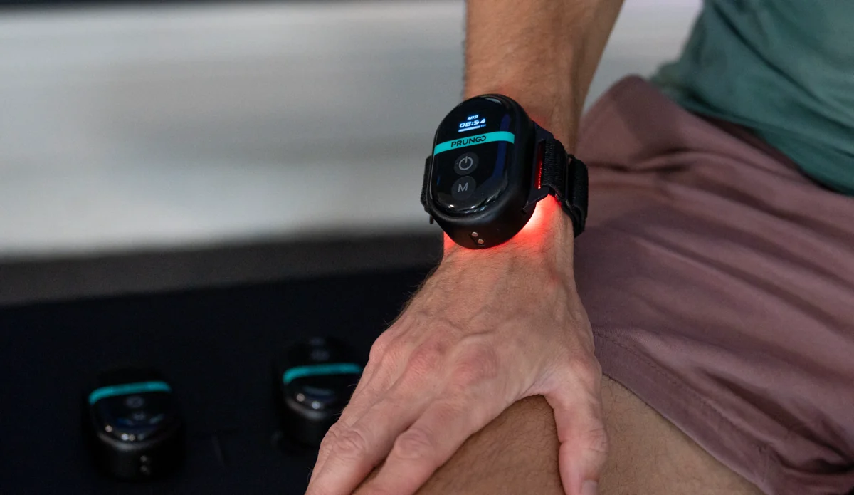 PRUNGO FluxGo portable red light therapy device review 8 - Trail and Kale | Trail Running & Adventure