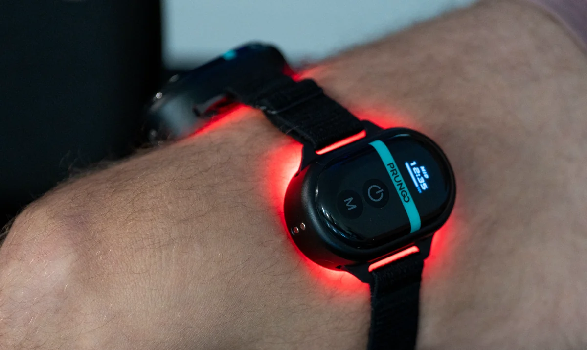 PRUNGO FluxGo portable red light therapy device review 5 - Trail and Kale | Trail Running & Adventure